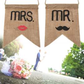 Mr és Mrs juta táblák
