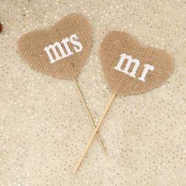 Mr és Mrs betűzős juta tábla
